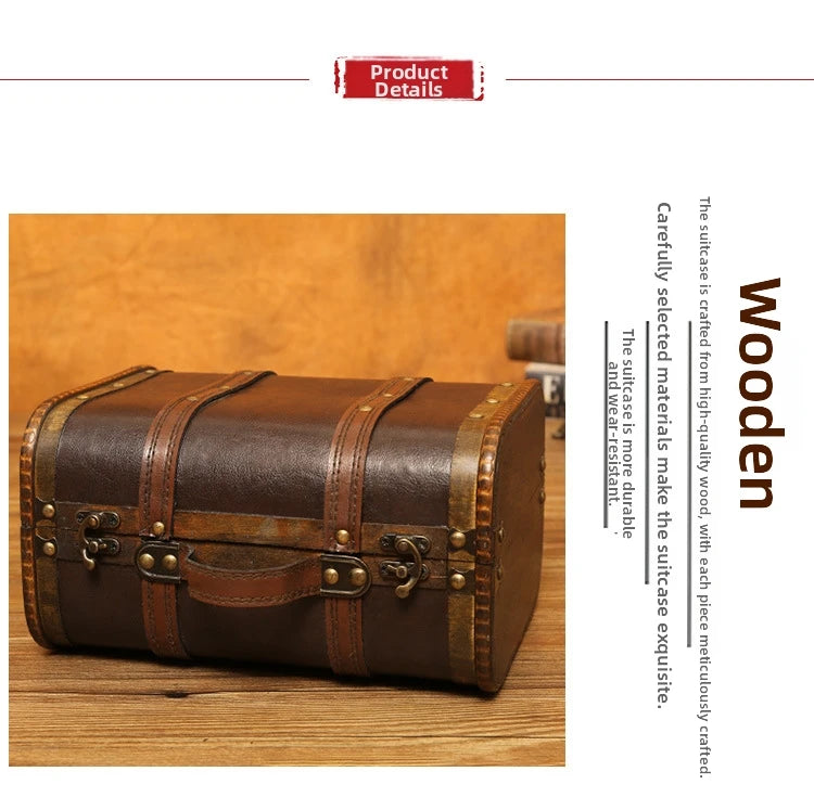 Joyau d'Élégance : Coffre en Bois Antique
