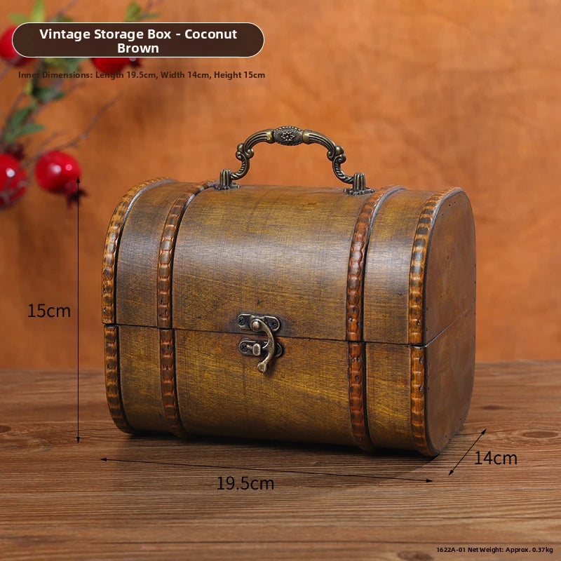 Joyau d'Élégance : Coffre en Bois Antique